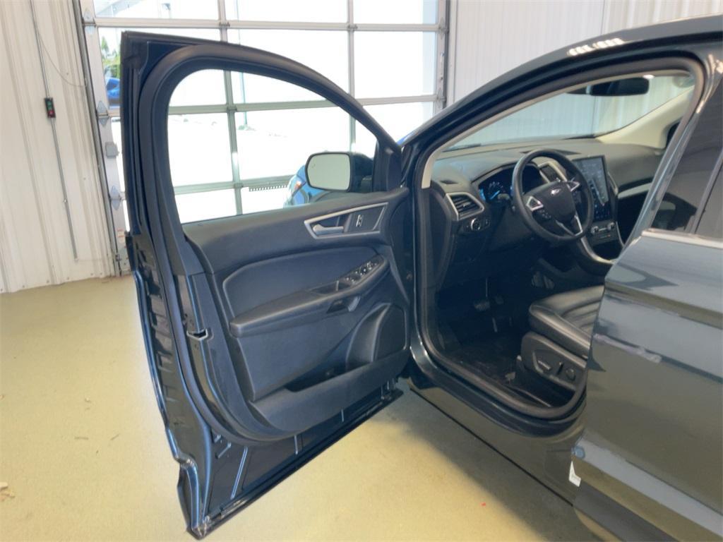 used 2024 Ford Edge car, priced at $28,995