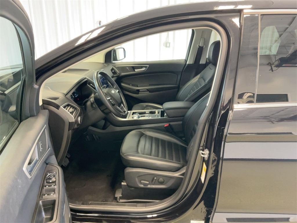 used 2024 Ford Edge car, priced at $25,900