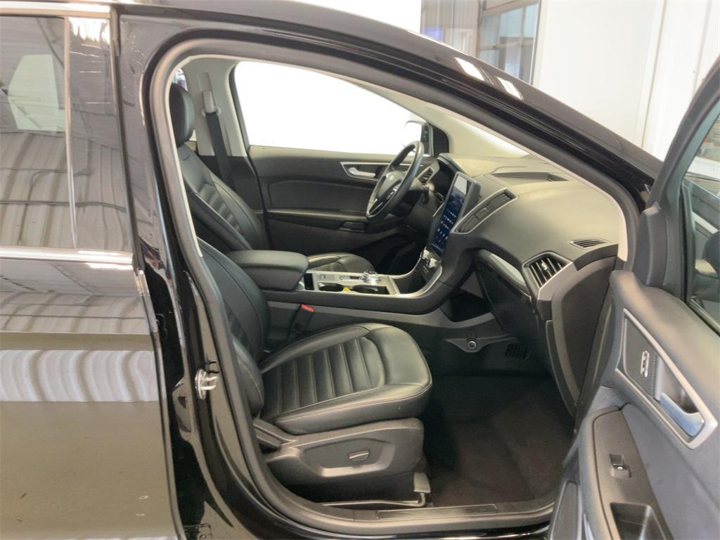 used 2024 Ford Edge car, priced at $25,900