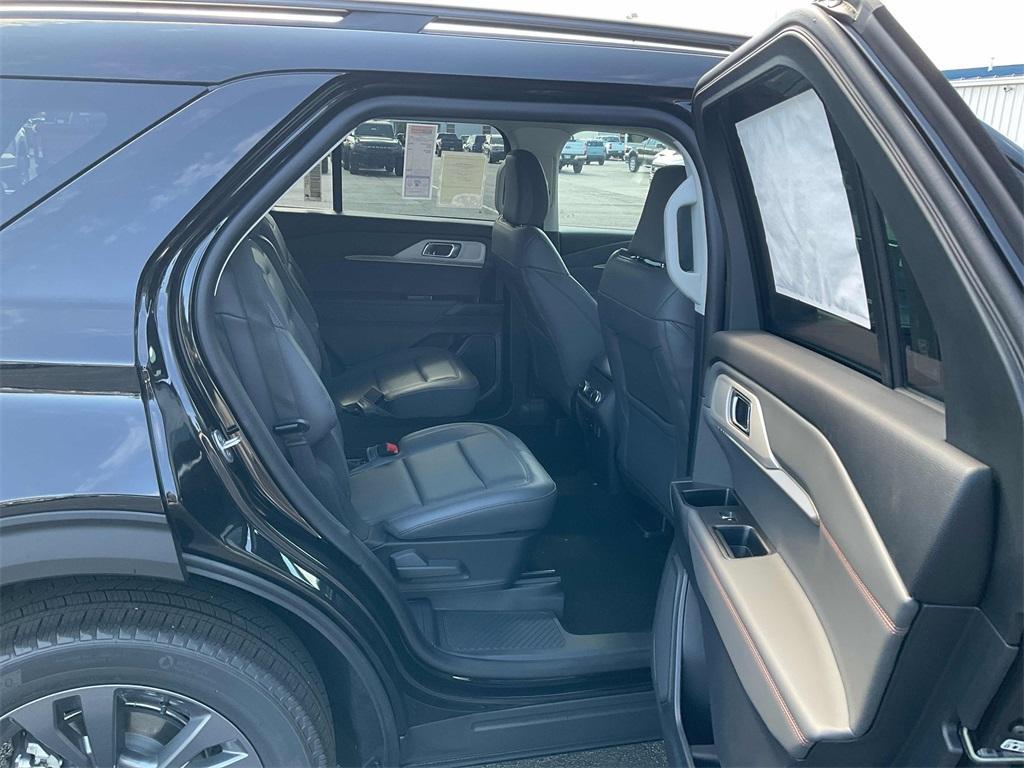 new 2025 Ford Explorer car, priced at $44,704