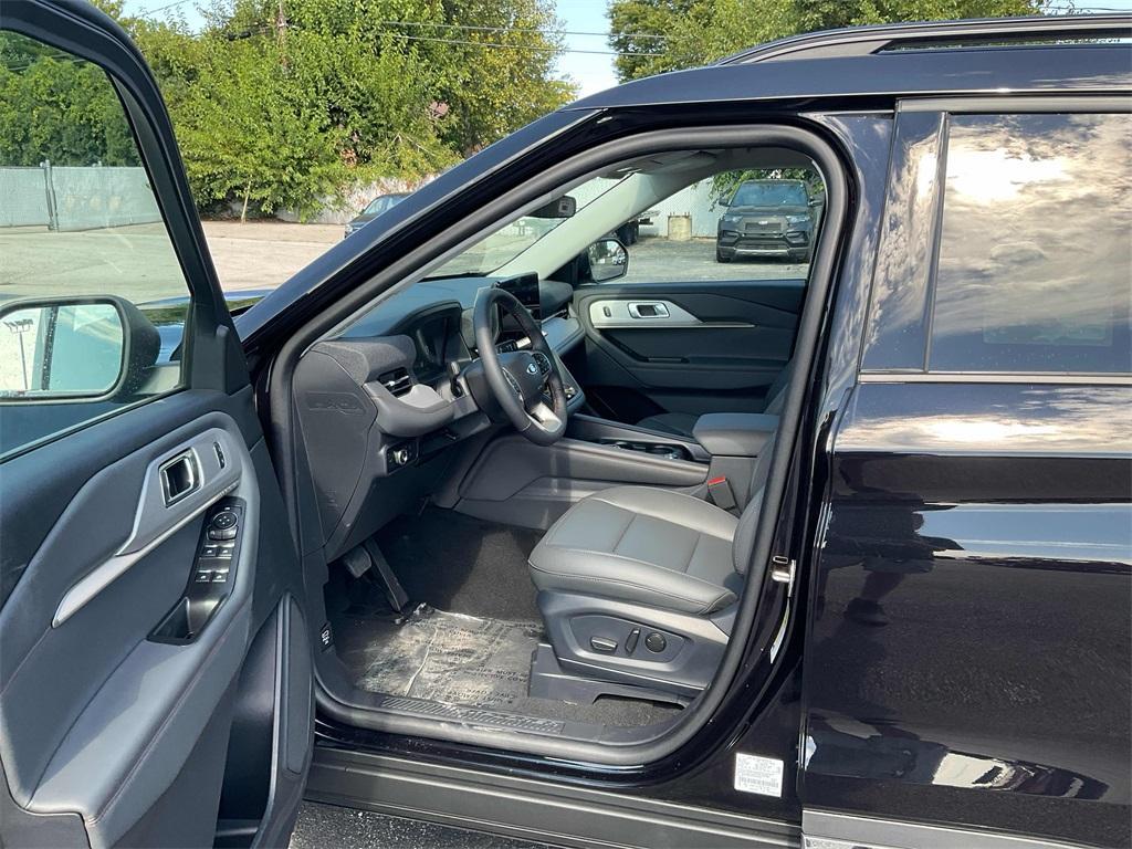new 2025 Ford Explorer car, priced at $44,704