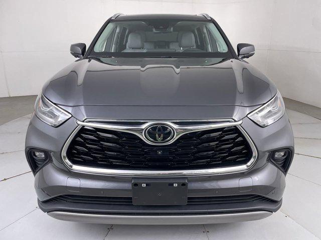 used 2024 Toyota Highlander car, priced at $46,999
