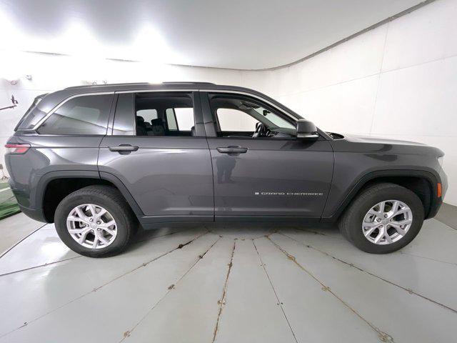used 2022 Jeep Grand Cherokee car, priced at $29,799