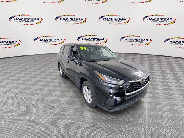used 2024 Toyota Highlander car, priced at $28,999
