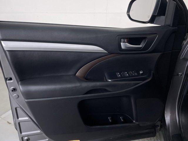 used 2018 Toyota Highlander car, priced at $21,985