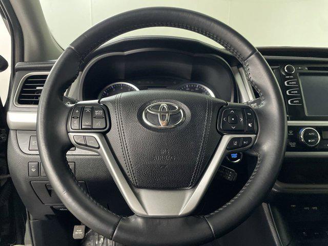 used 2019 Toyota Highlander car, priced at $26,999