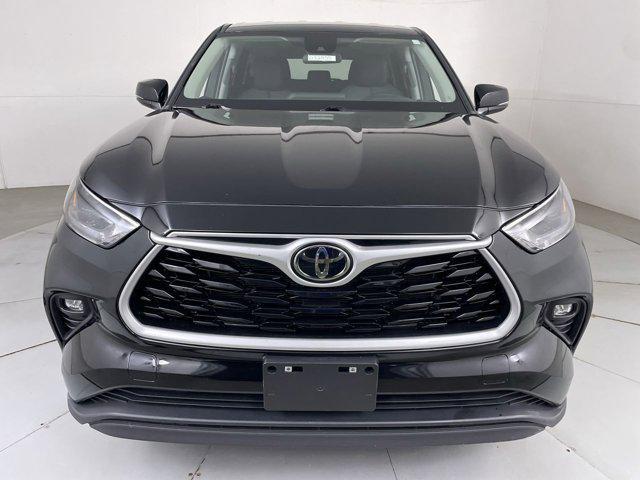 used 2023 Toyota Highlander car, priced at $30,799