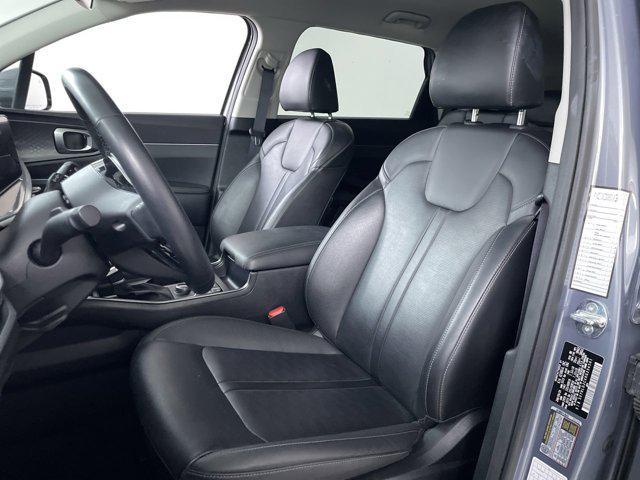 used 2024 Kia Sorento car, priced at $25,985