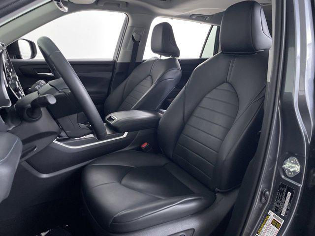 used 2020 Toyota Highlander Hybrid car, priced at $33,985