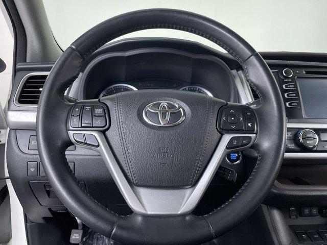 used 2018 Toyota Highlander car, priced at $21,499