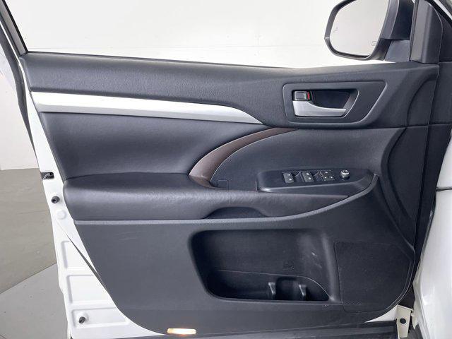 used 2018 Toyota Highlander car, priced at $21,499