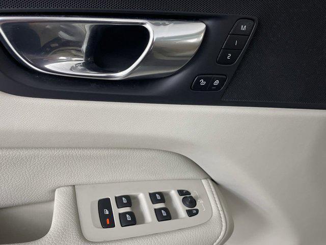 used 2022 Volvo XC60 car, priced at $26,799