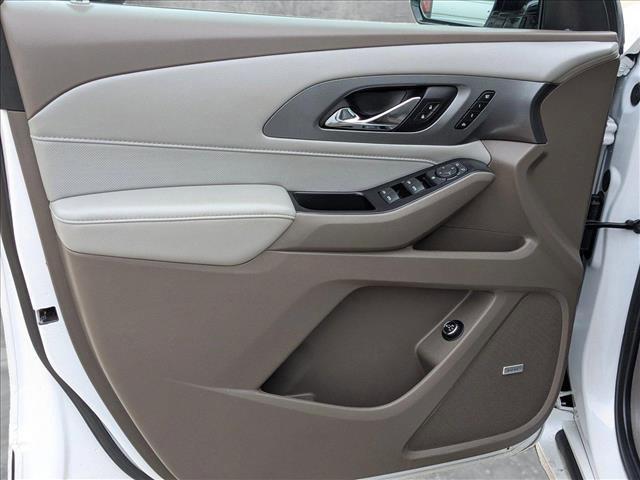 used 2021 Chevrolet Traverse car, priced at $28,982
