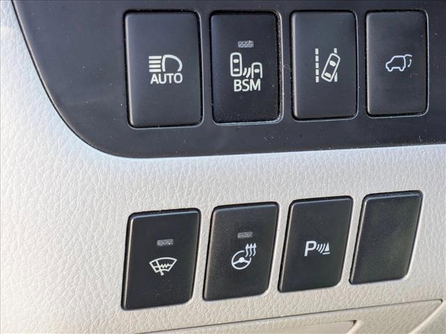 used 2016 Toyota Highlander car, priced at $21,398