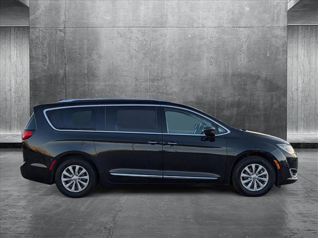 used 2018 Chrysler Pacifica car, priced at $15,491