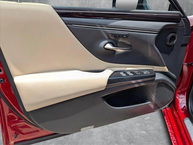 used 2020 Lexus ES 300h car, priced at $32,994