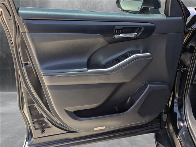 used 2021 Toyota Highlander car, priced at $27,991