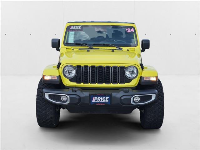 used 2024 Jeep Gladiator car, priced at $35,629