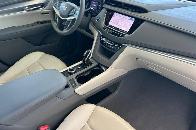 used 2022 Cadillac XT5 car, priced at $41,348