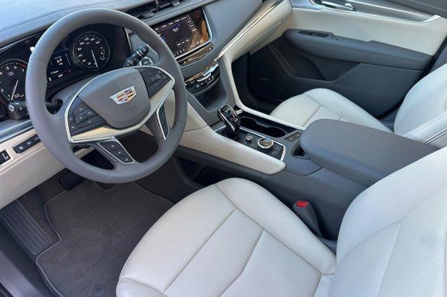 new 2025 Cadillac XT5 car, priced at $56,790