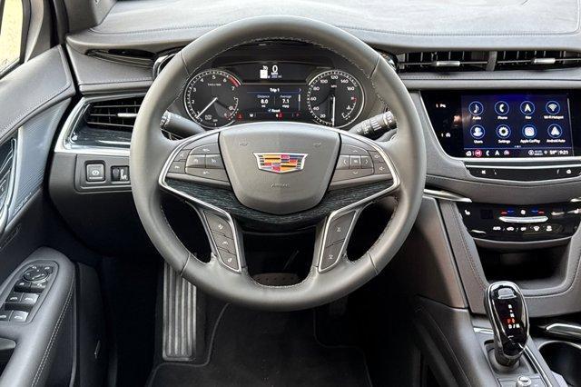 new 2025 Cadillac XT5 car, priced at $51,990