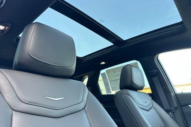 new 2025 Cadillac XT5 car, priced at $56,190