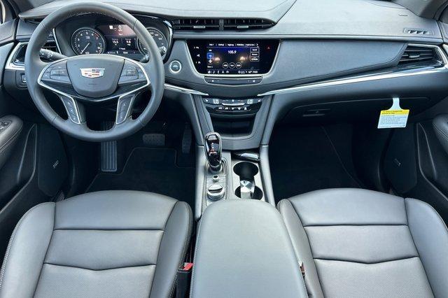 new 2025 Cadillac XT5 car, priced at $56,190