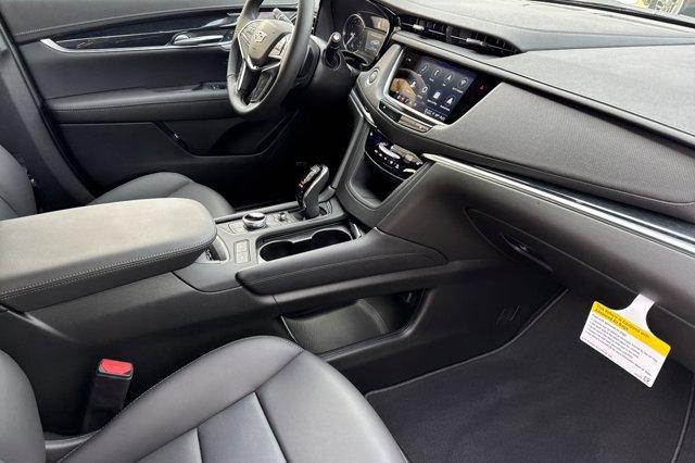 new 2025 Cadillac XT5 car, priced at $51,990