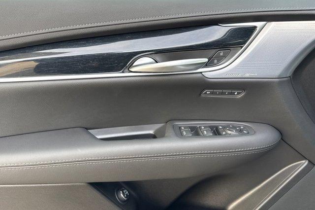 new 2025 Cadillac XT5 car, priced at $51,990