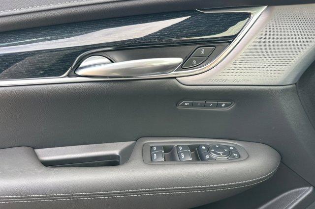 new 2025 Cadillac XT5 car, priced at $56,890