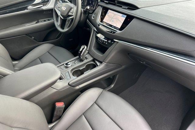 new 2025 Cadillac XT5 car, priced at $56,890