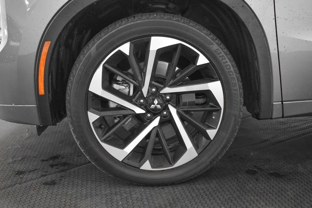 used 2024 Mitsubishi Outlander car, priced at $28,500