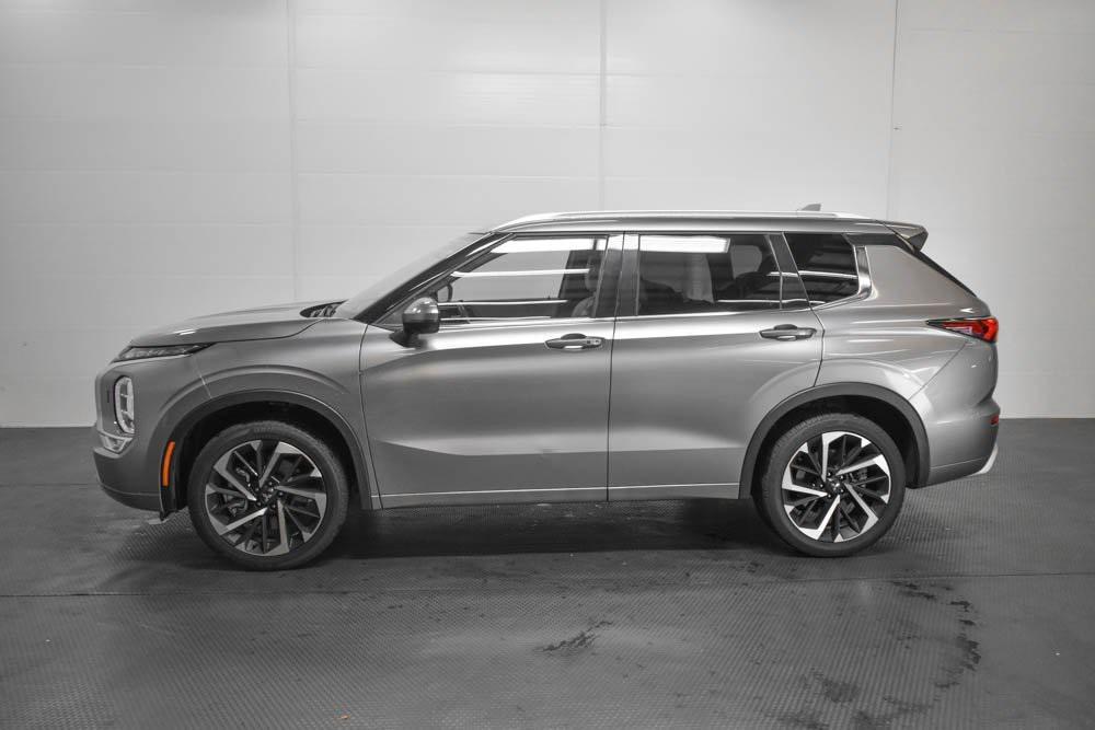 used 2024 Mitsubishi Outlander car, priced at $28,500