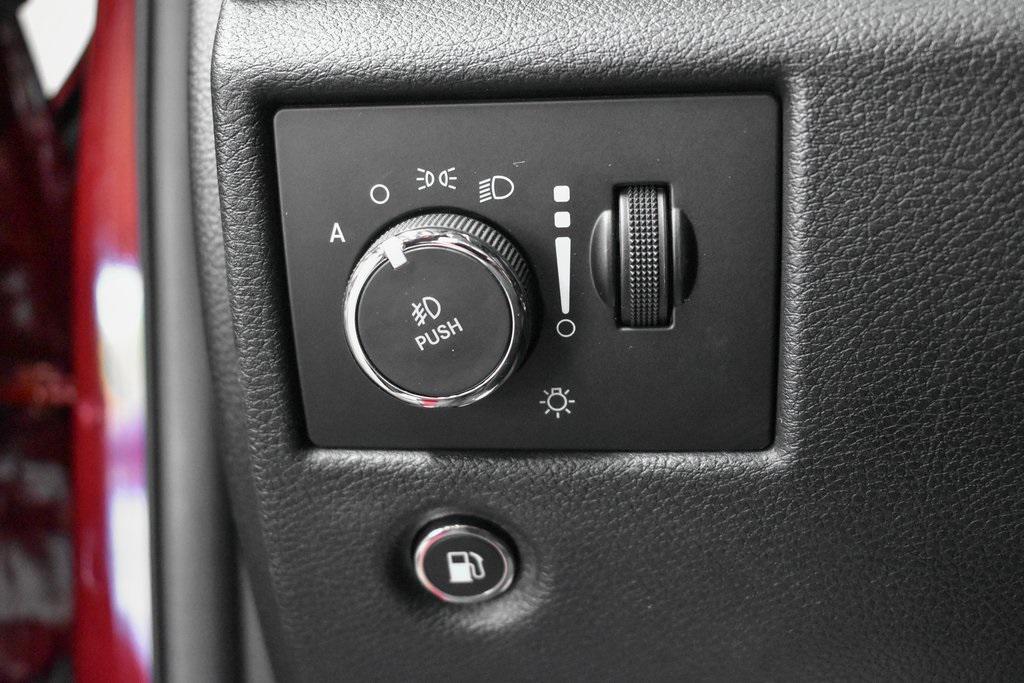 used 2018 Jeep Grand Cherokee car, priced at $15,300