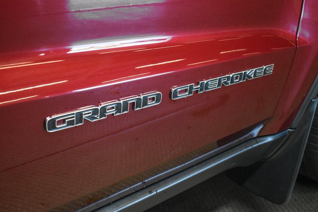 used 2018 Jeep Grand Cherokee car, priced at $15,300