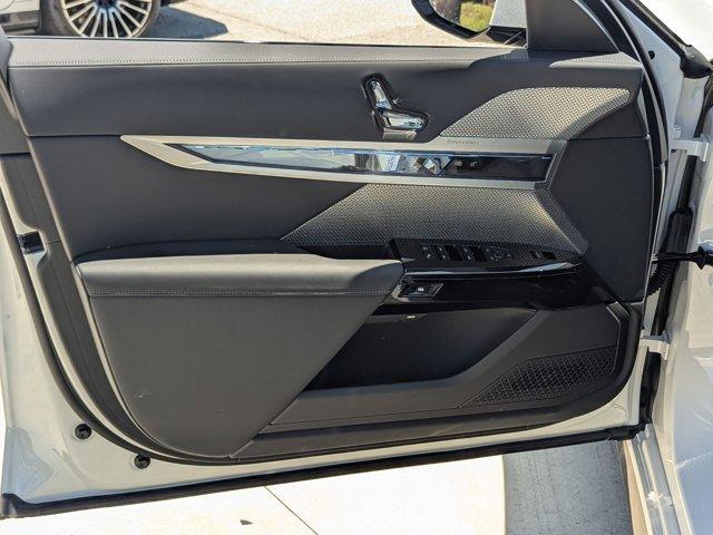 new 2025 BMW 760 car, priced at $129,625