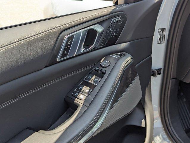 new 2026 BMW X7 car, priced at $93,675