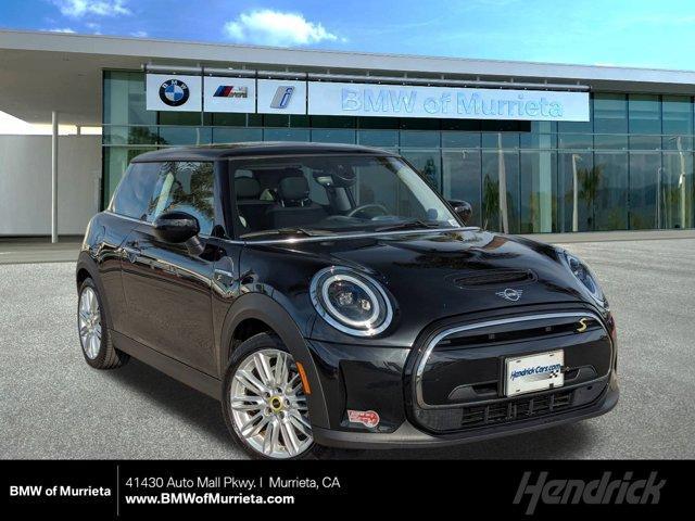 used 2024 MINI SE Hardtop car, priced at $24,796