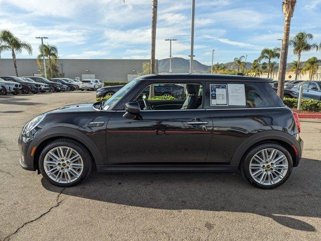 used 2024 MINI SE Hardtop car, priced at $24,796