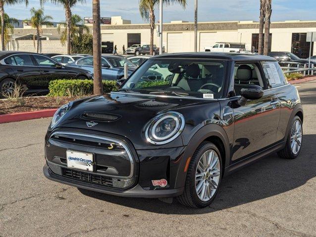 used 2024 MINI SE Hardtop car, priced at $24,796