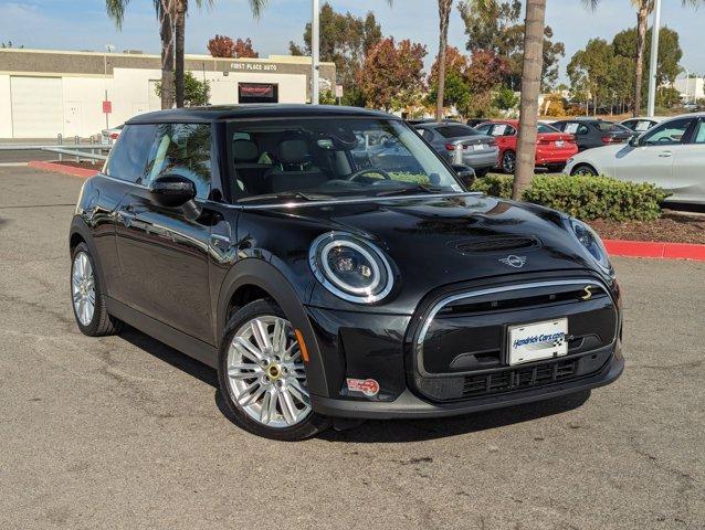 used 2024 MINI SE Hardtop car, priced at $24,796