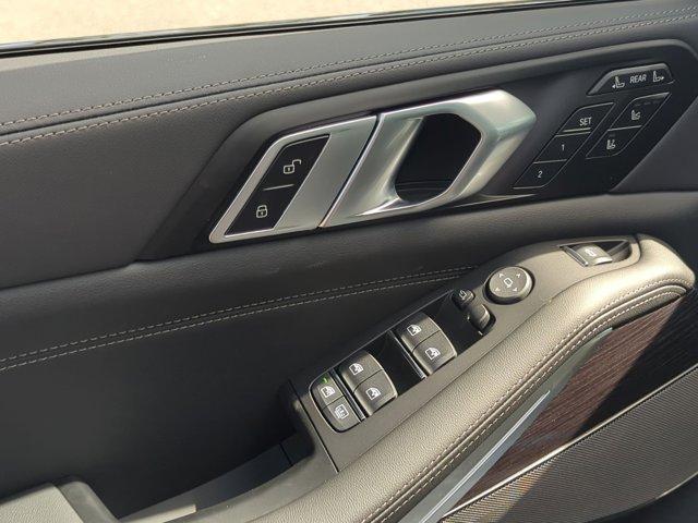 new 2026 BMW X7 car, priced at $120,440