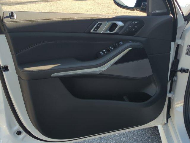 new 2026 BMW X7 car, priced at $102,515