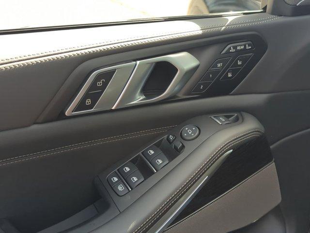 new 2026 BMW X7 car, priced at $122,940