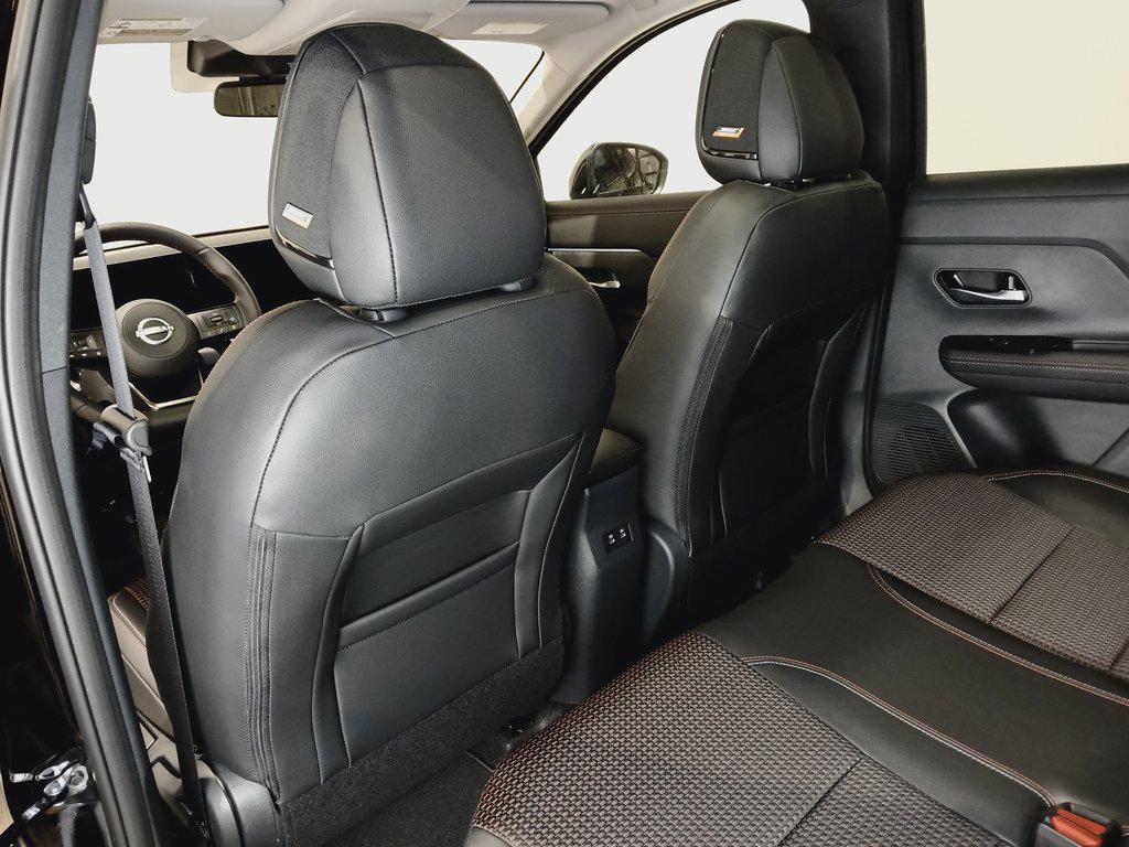 new 2025 Nissan Kicks car, priced at $31,400