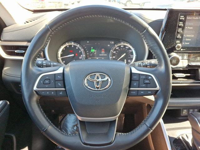 used 2022 Toyota Highlander car, priced at $29,732