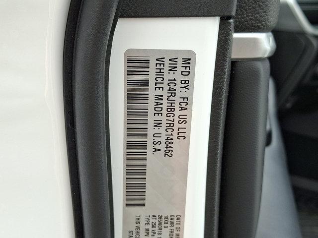 used 2024 Jeep Grand Cherokee car, priced at $41,620