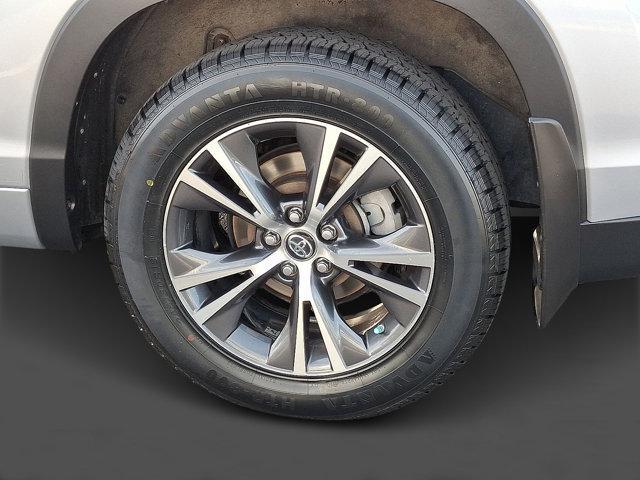 used 2016 Toyota Highlander car, priced at $20,166