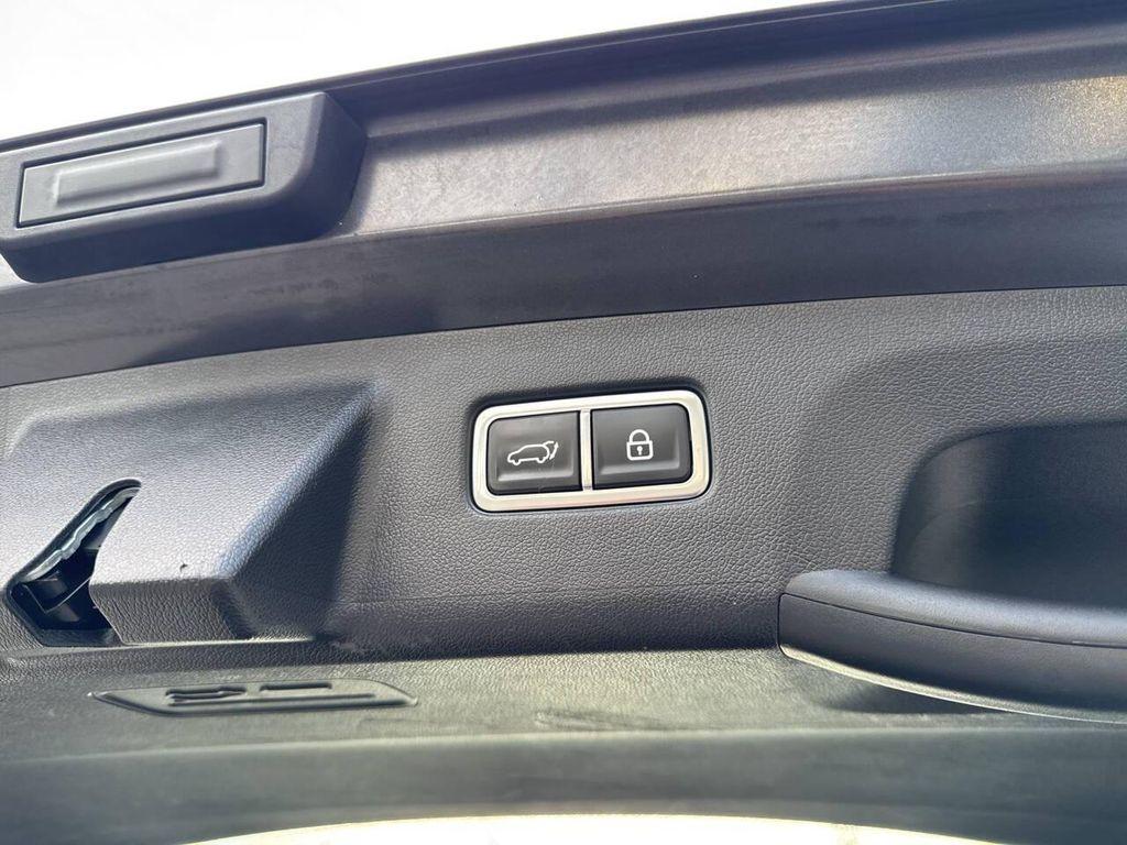 used 2023 Kia Sorento Hybrid car, priced at $29,991