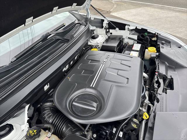 used 2015 Jeep Cherokee car, priced at $10,991